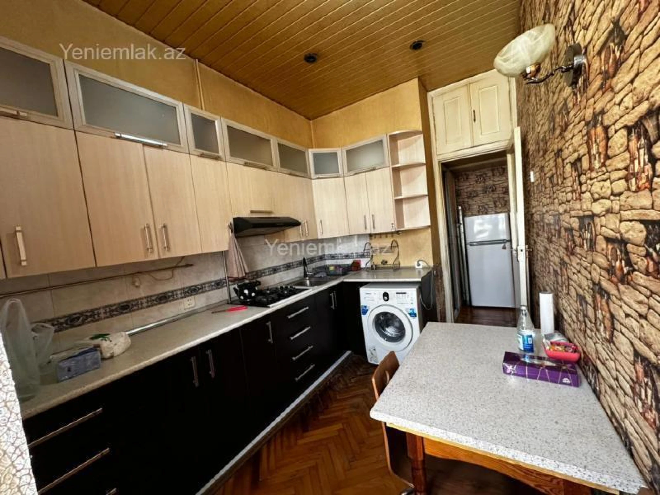 Satılır 2 otaqlı köhnə tikili 55 m²