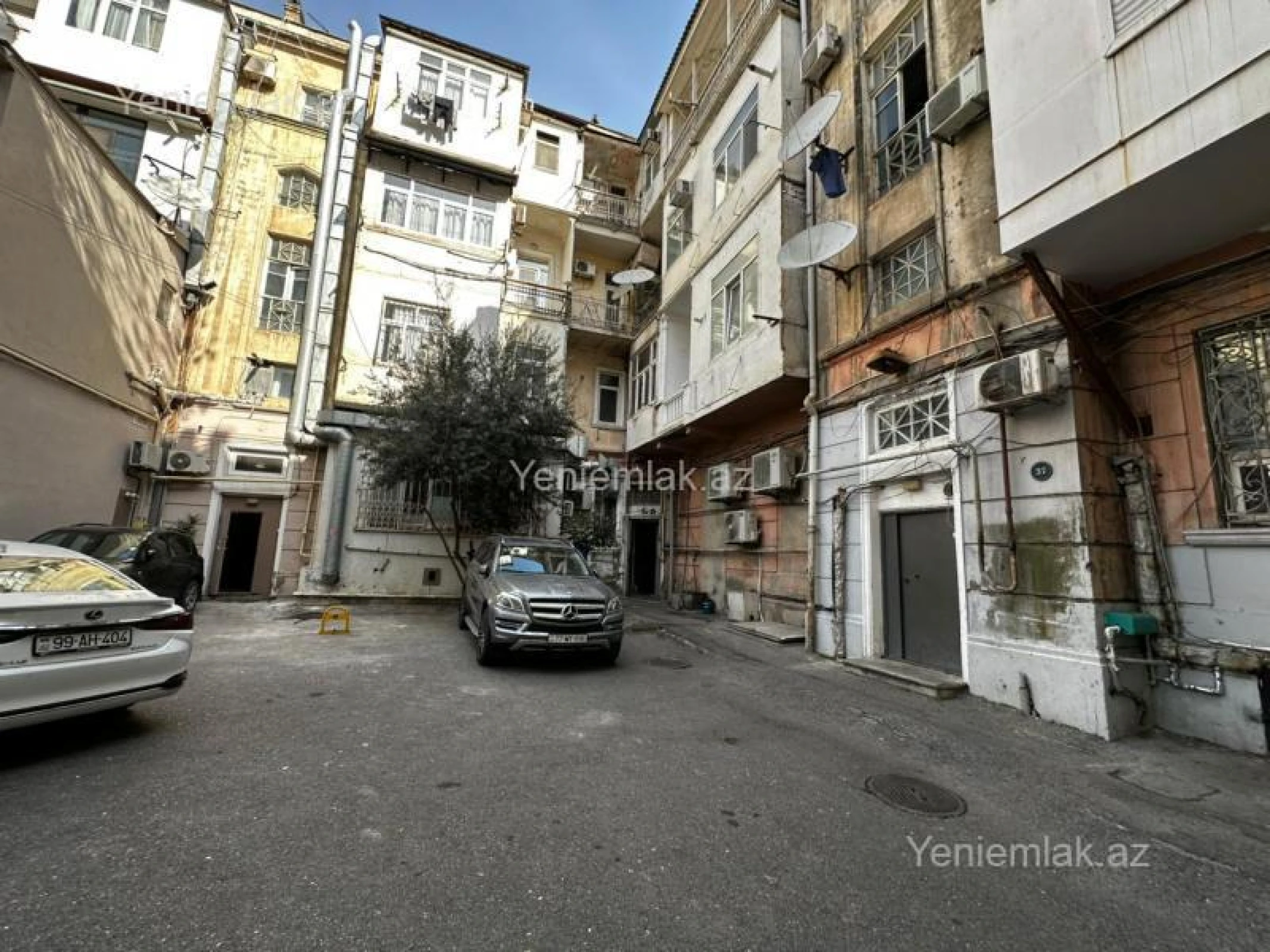 Satılır 2 otaqlı köhnə tikili 55 m²