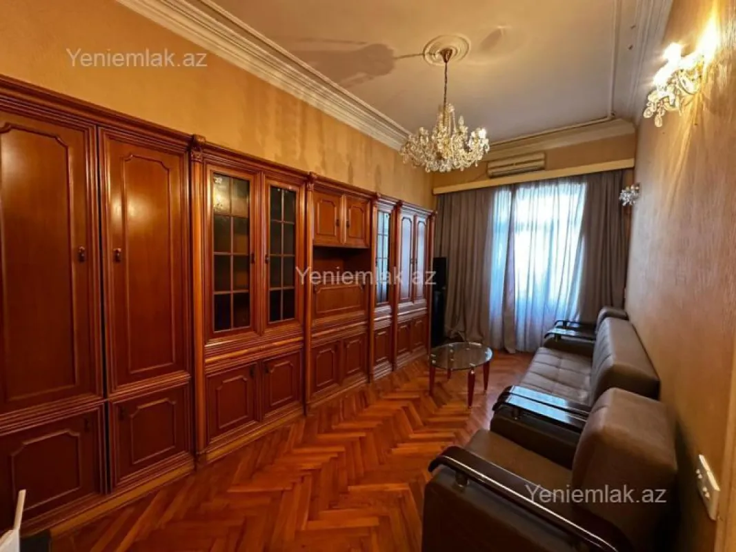 Satılır 2 otaqlı köhnə tikili 55 m²