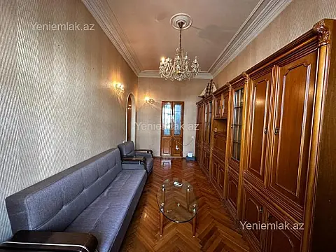 Satılır 2 otaqlı köhnə tikili 55 m²