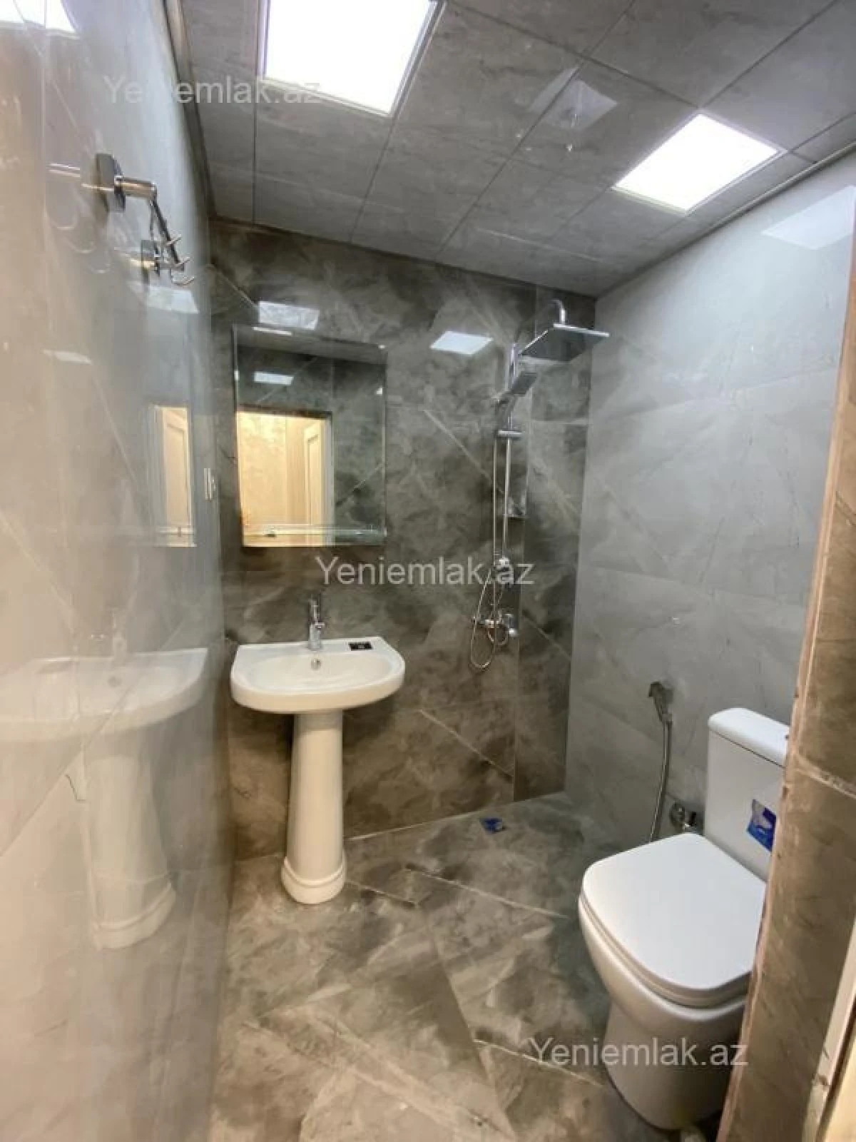 Satılır 2 otaqlı köhnə tikili 40 m²