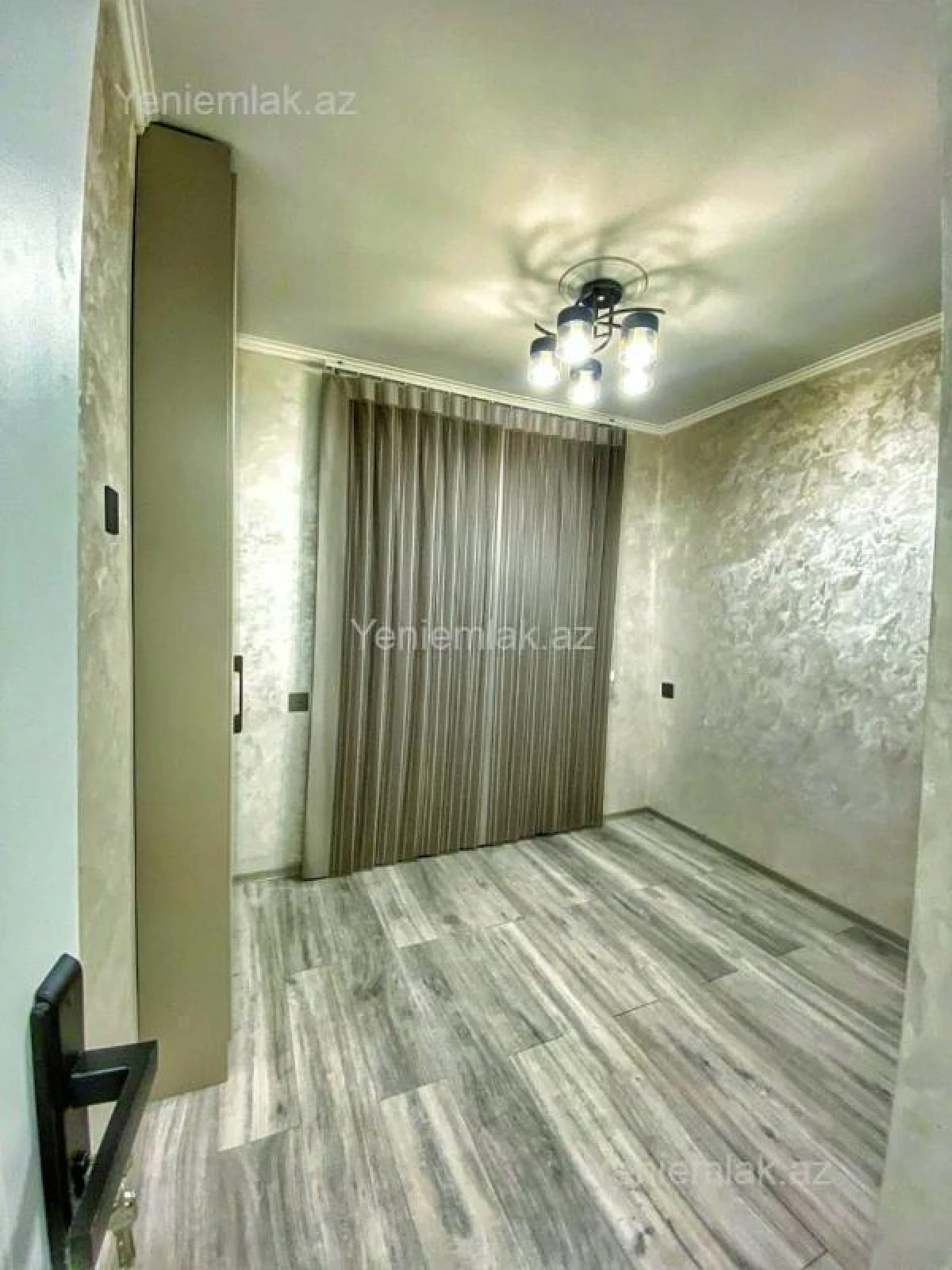Satılır 2 otaqlı köhnə tikili 40 m²