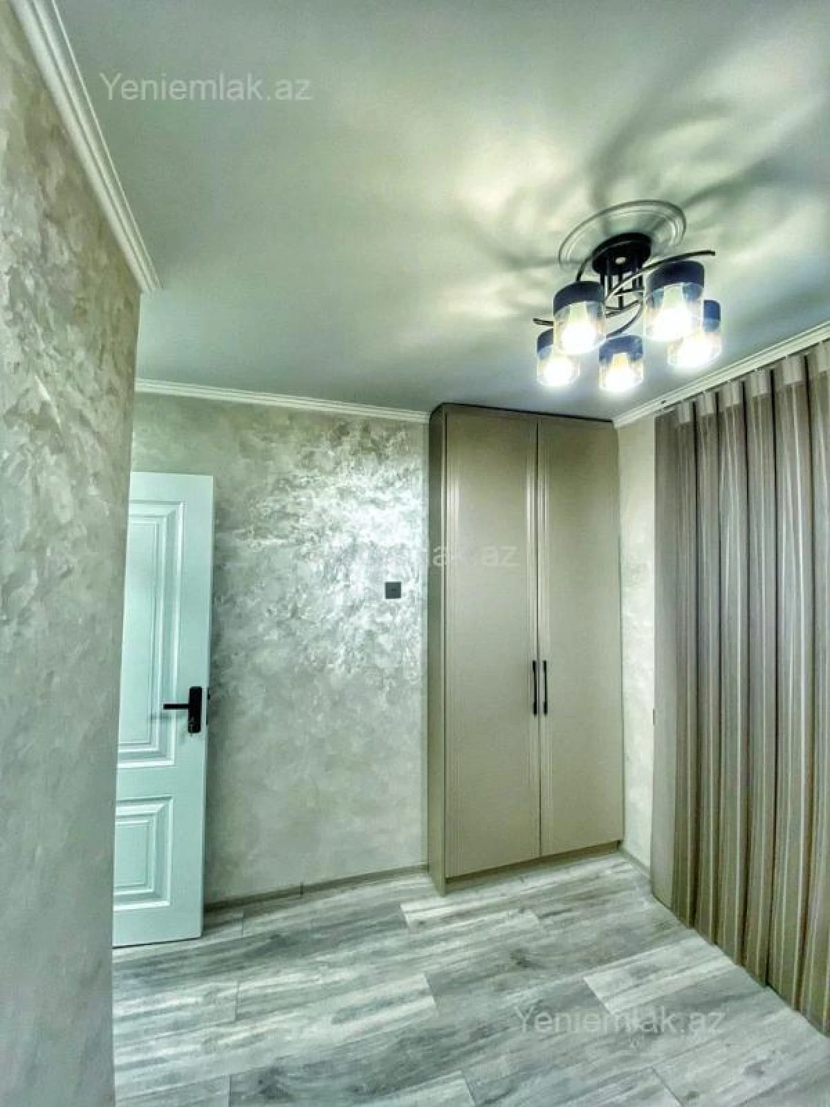 Satılır 2 otaqlı köhnə tikili 40 m²