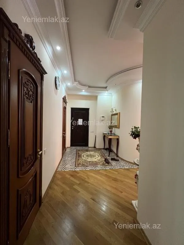Satılır 4 otaqlı yeni tikili 163 m²