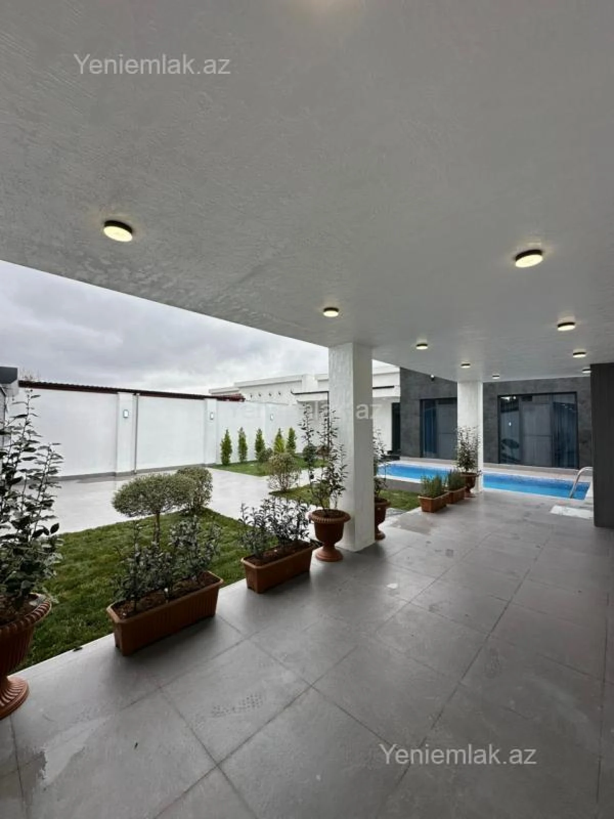 Satılır 4 otaqlı həyət evi 180 m²