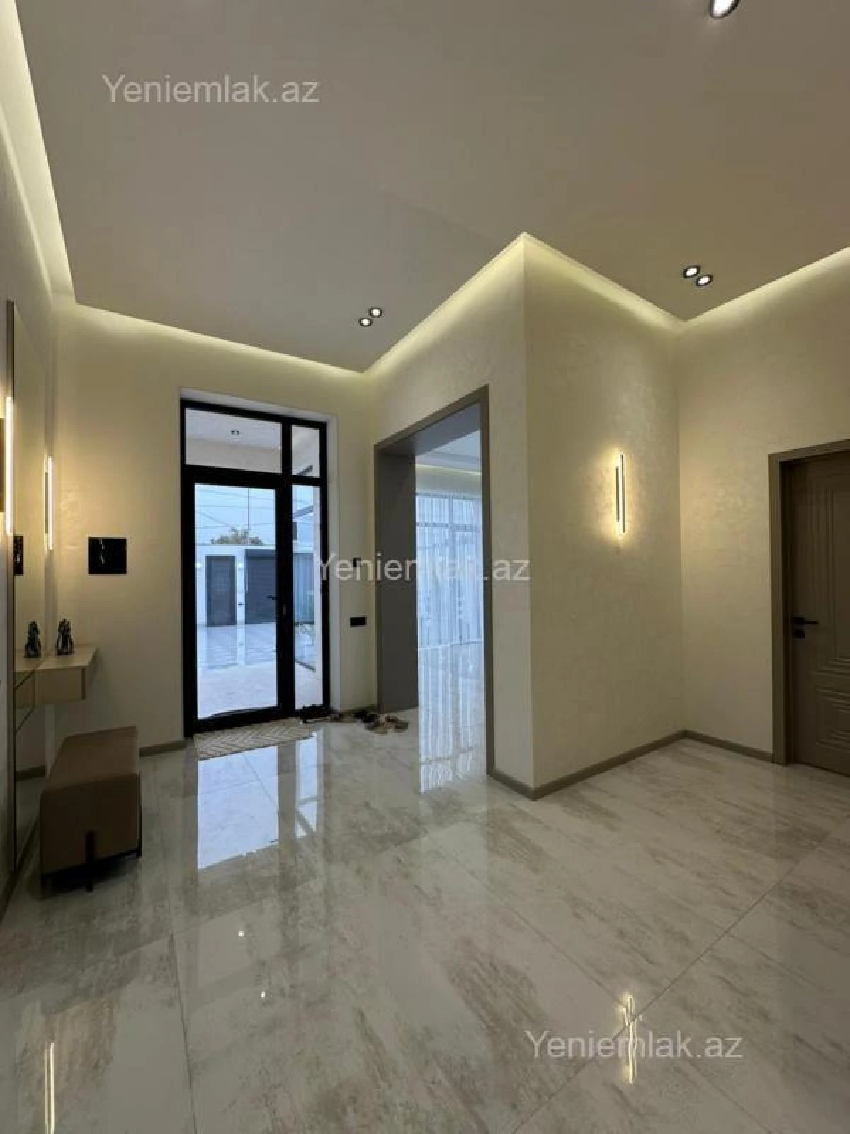 Satılır 4 otaqlı həyət evi 180 m²