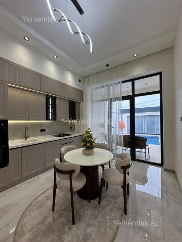 Satılır 4 otaqlı həyət evi 180 m²