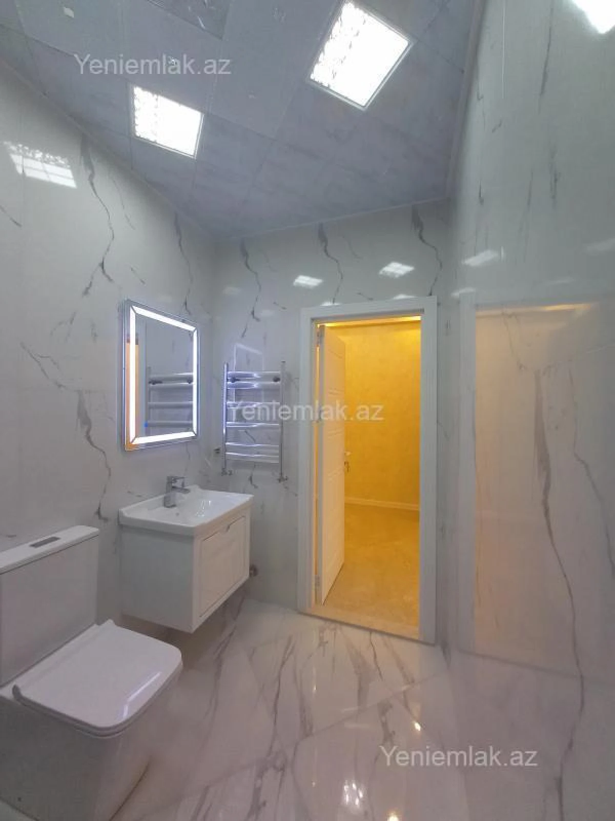 Satılır 2 otaqlı yeni tikili 60 m²