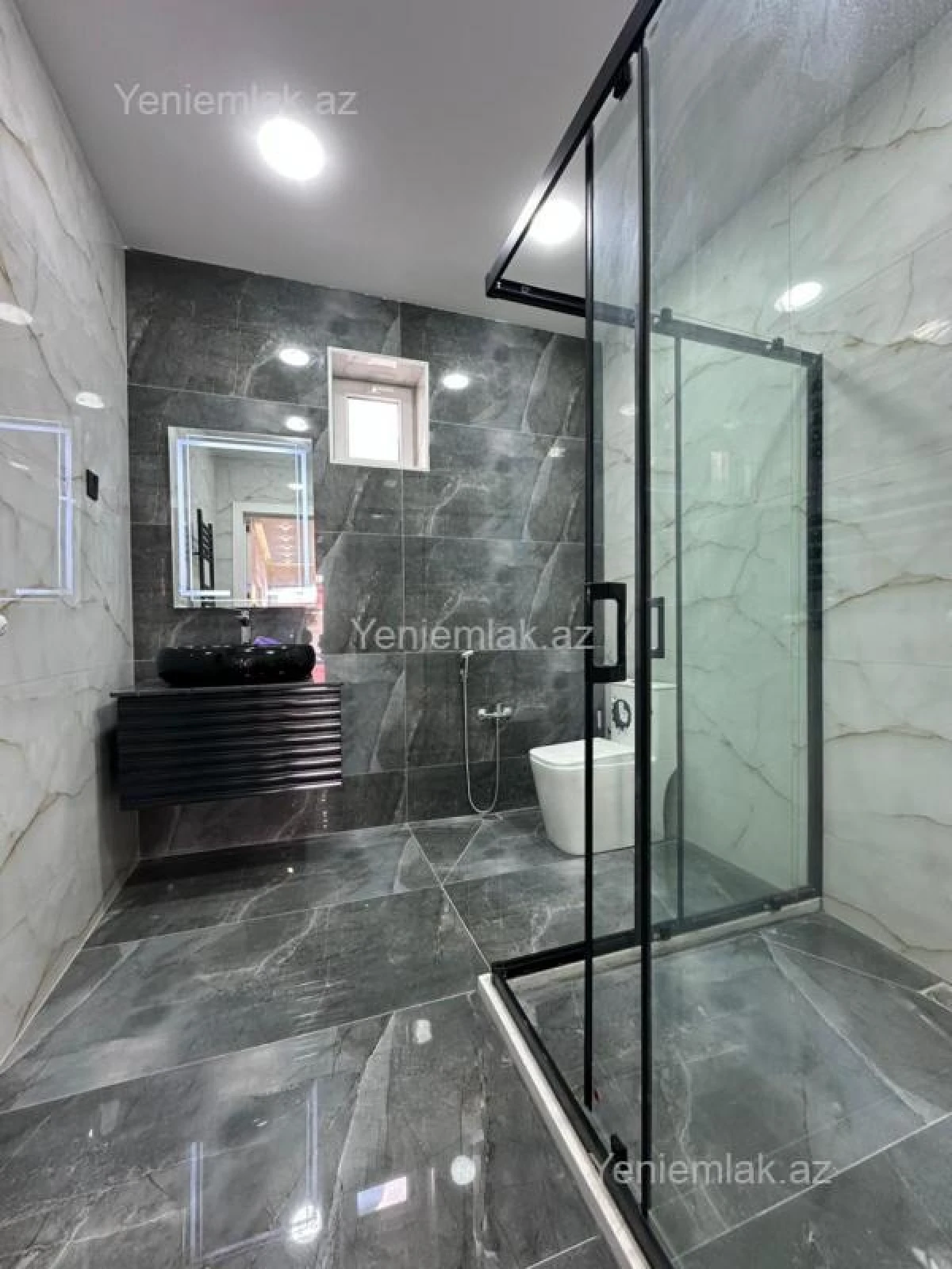Satılır 4 otaqlı həyət evi 180 m²