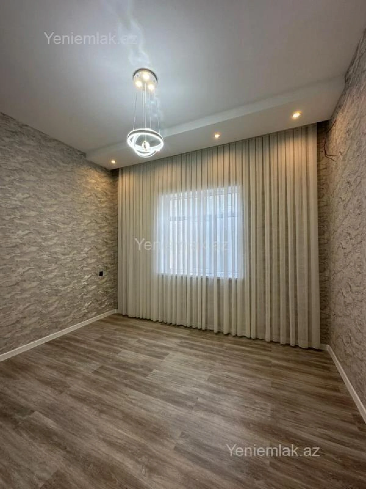 Satılır 4 otaqlı həyət evi 180 m²