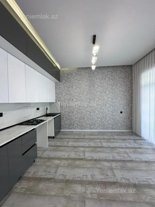 Satılır 4 otaqlı həyət evi 180 m²
