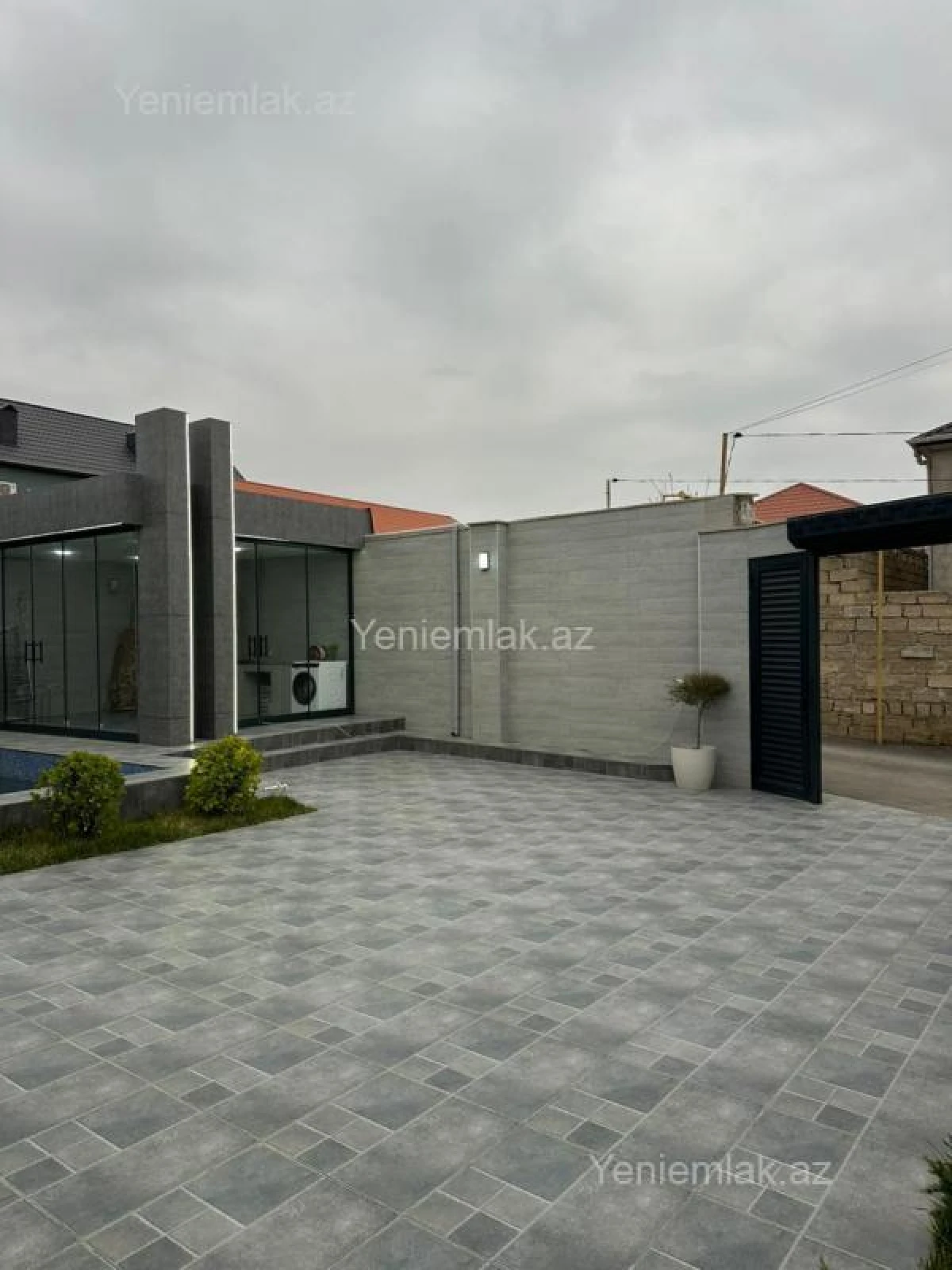 Satılır 4 otaqlı həyət evi 200 m²