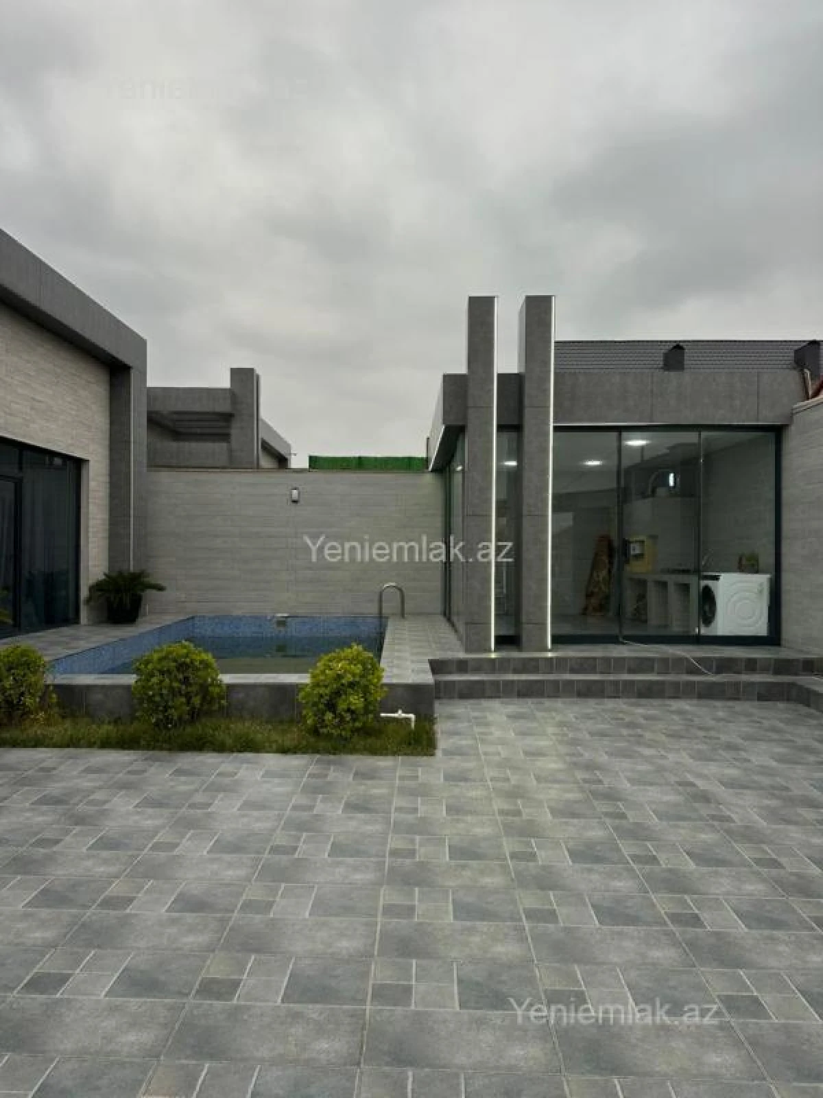 Satılır 4 otaqlı həyət evi 200 m²