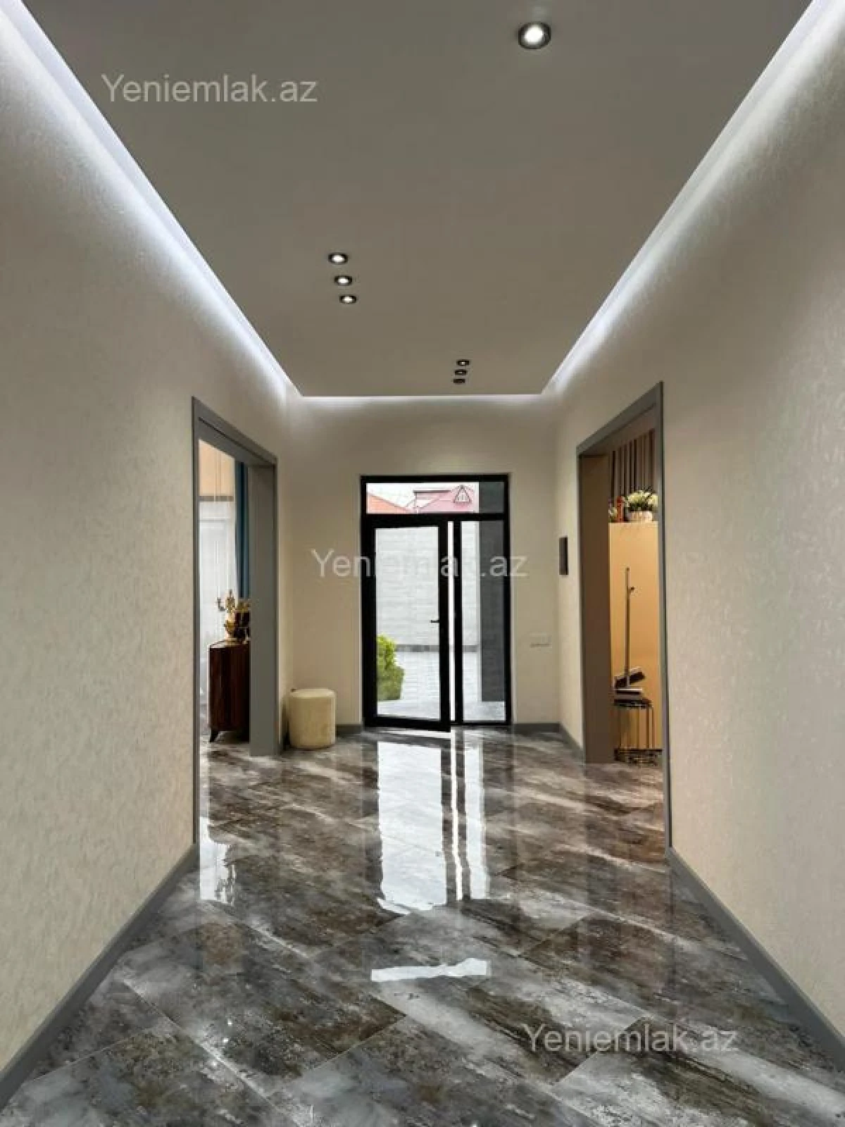 Satılır 4 otaqlı həyət evi 200 m²