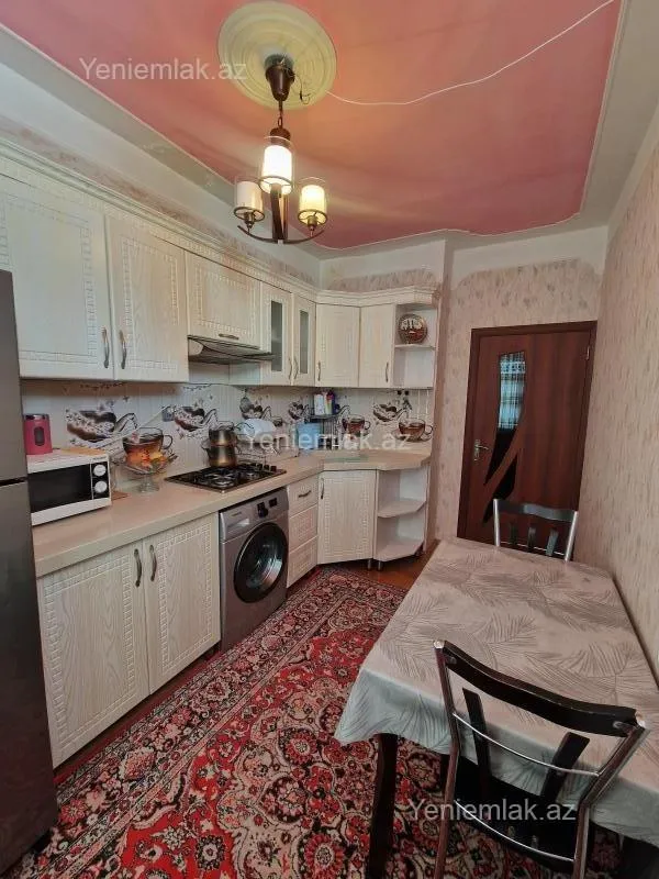 Satılır 2 otaqlı köhnə tikili 55 m²