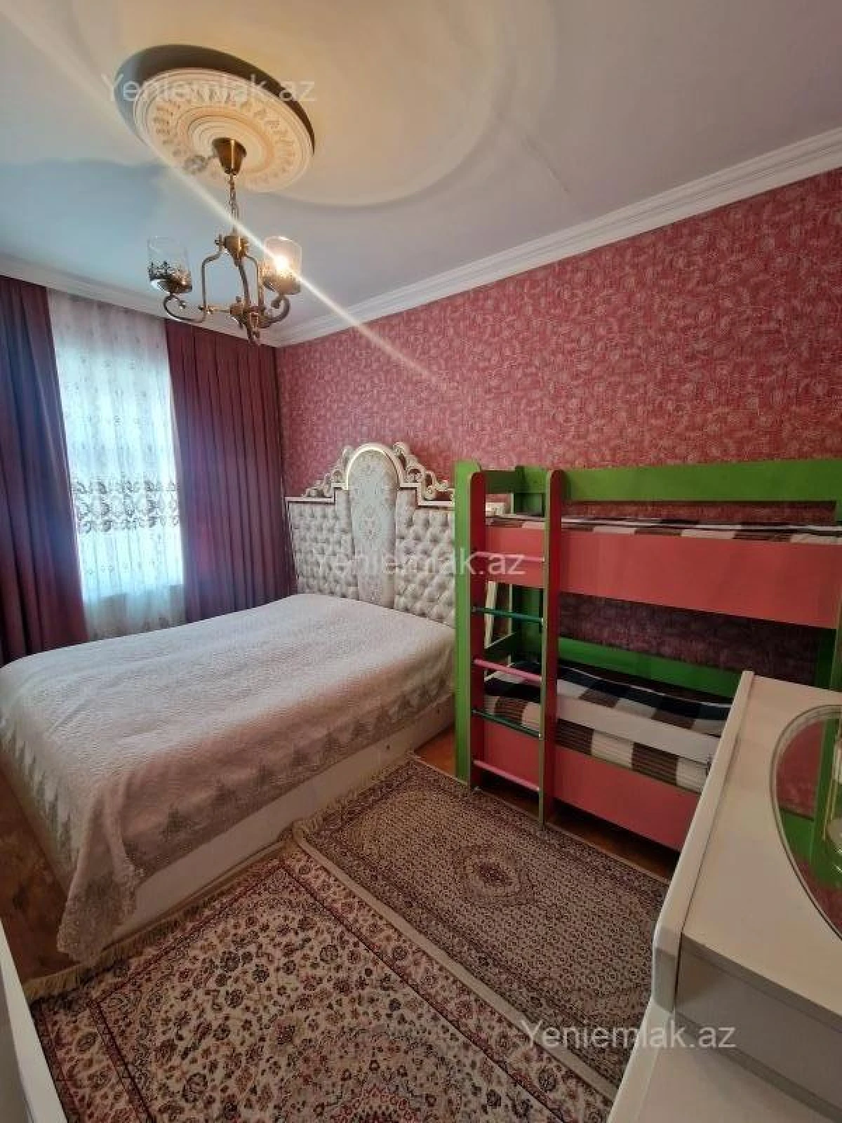 Satılır 2 otaqlı köhnə tikili 55 m²