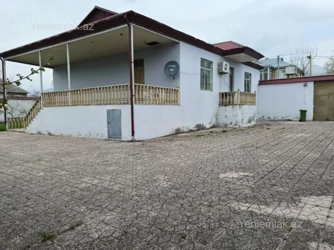Satılır 2 otaqlı həyət evi 130 m²