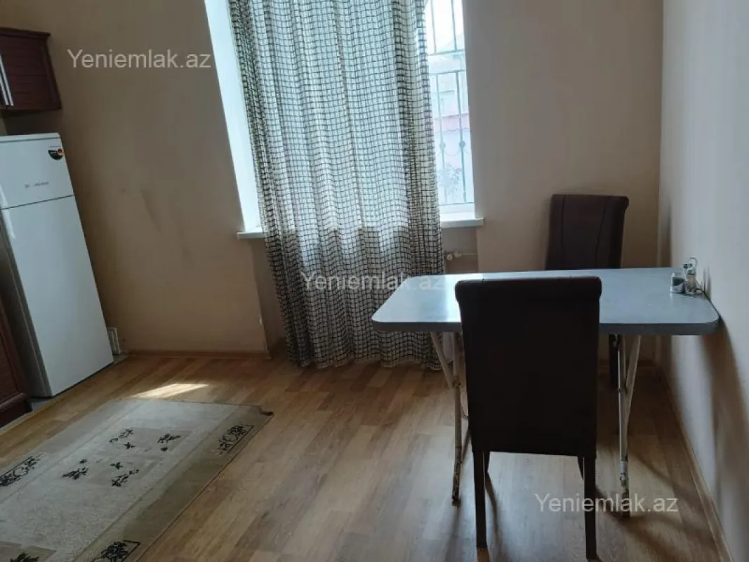 Satılır 2 otaqlı həyət evi 130 m²
