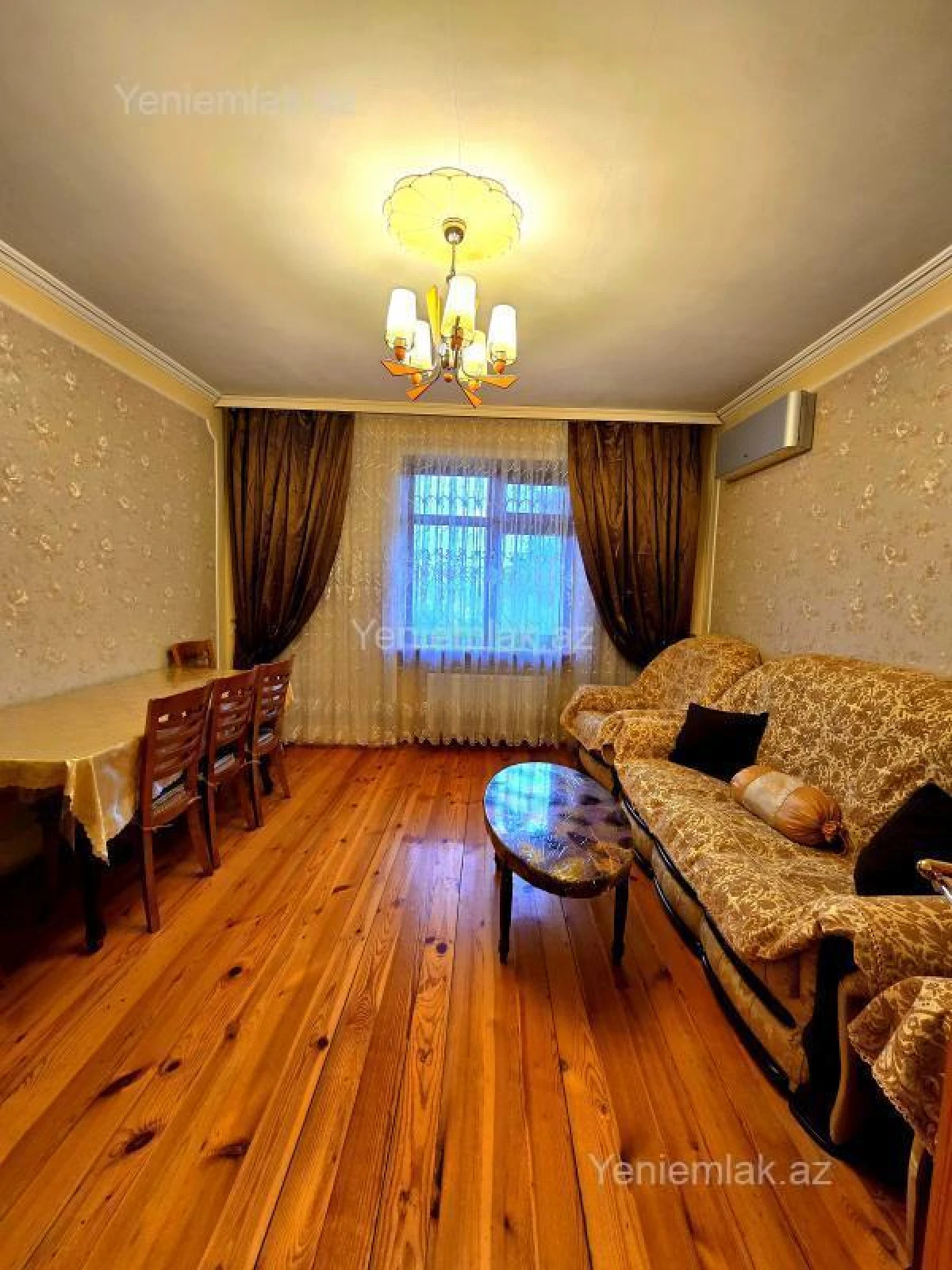 Satılır 4 otaqlı köhnə tikili 90 m²