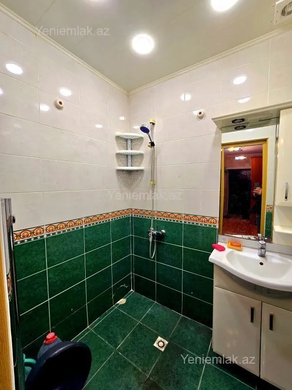 Satılır 4 otaqlı köhnə tikili 90 m²