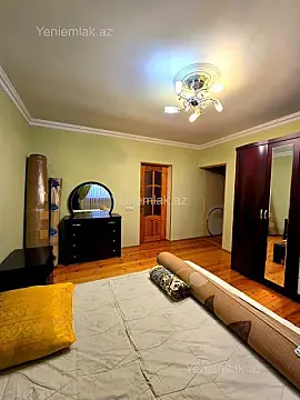 Satılır 4 otaqlı köhnə tikili 90 m²