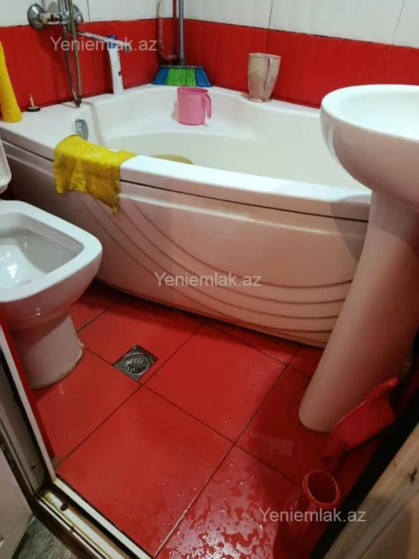 Satılır 2 otaqlı köhnə tikili 50 m²