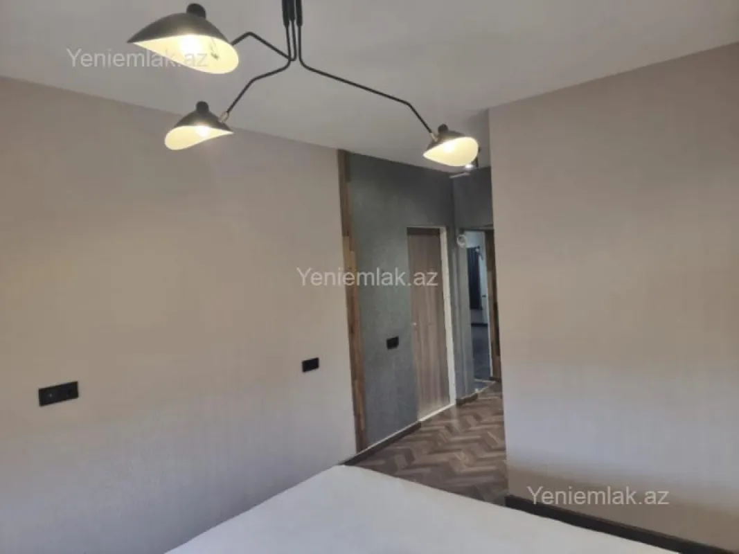 Satılır 2 otaqlı köhnə tikili 65 m²