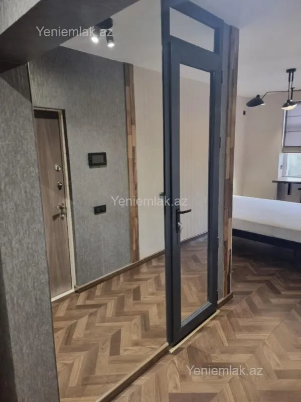 Satılır 2 otaqlı köhnə tikili 65 m²