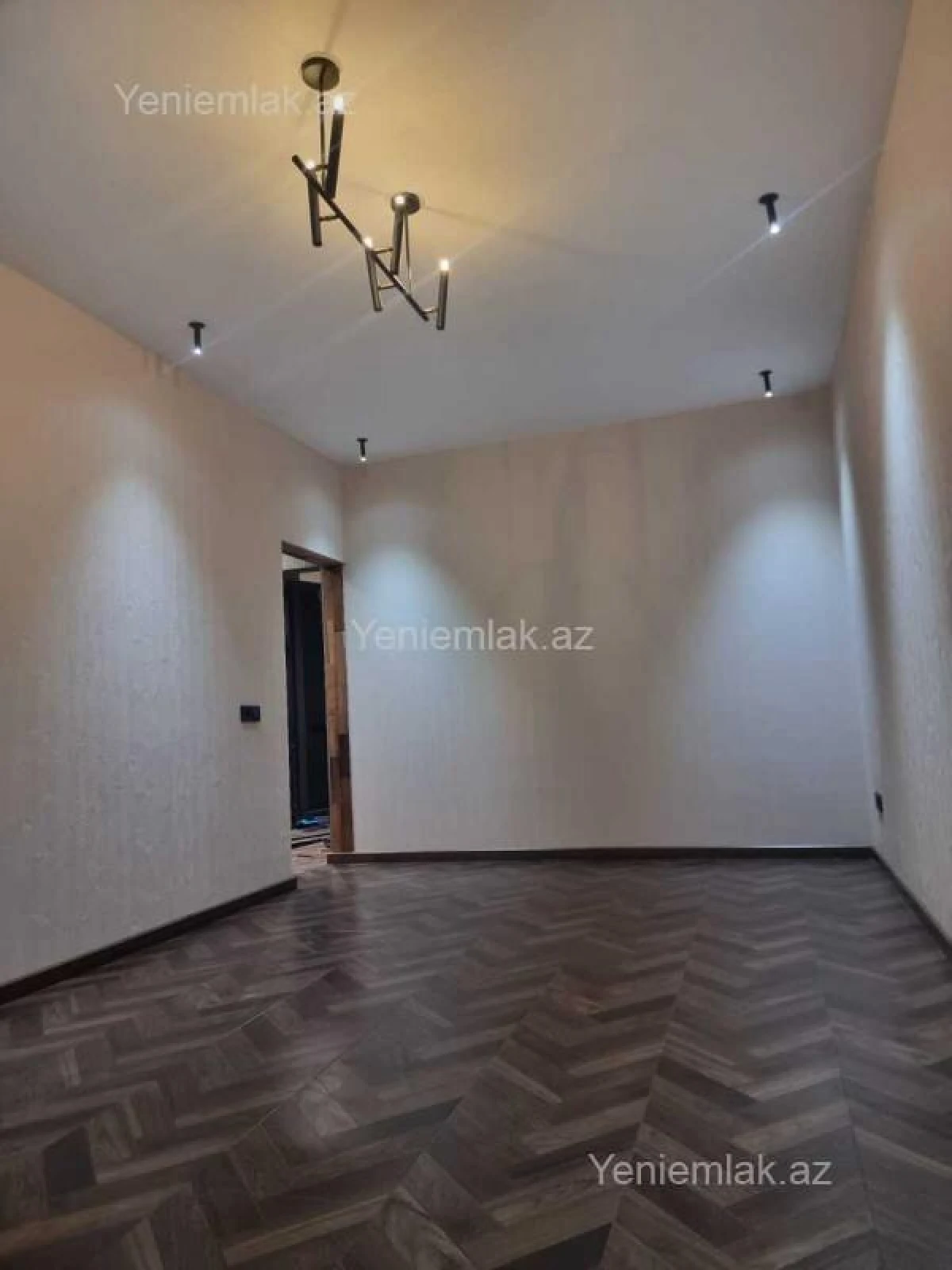 Satılır 2 otaqlı köhnə tikili 65 m²