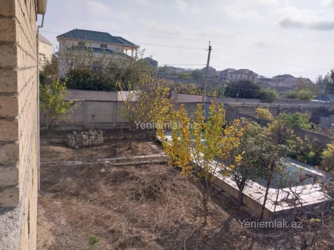 Satılır 6 otaqlı həyət evi 248 m²
