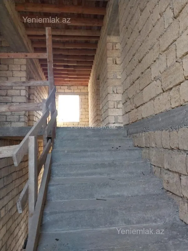 Satılır 6 otaqlı həyət evi 248 m²