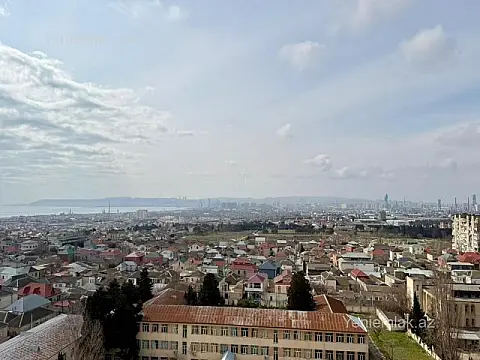 Satılır 3 otaqlı köhnə tikili 100 m²