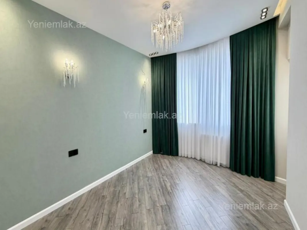 Satılır 3 otaqlı köhnə tikili 100 m²