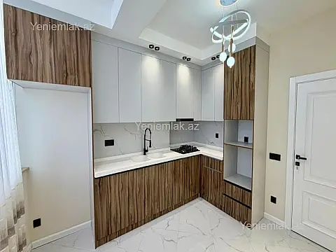 Satılır 3 otaqlı köhnə tikili 100 m²