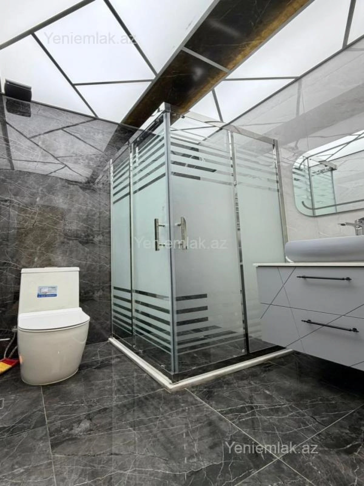 Satılır 3 otaqlı köhnə tikili 100 m²