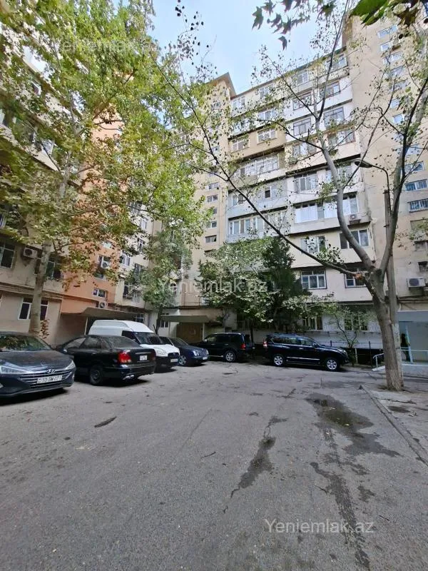 Satılır 2 otaqlı köhnə tikili 60 m²