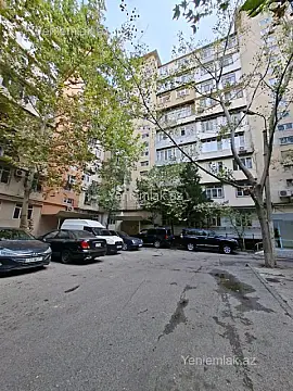 Satılır 2 otaqlı köhnə tikili 60 m²