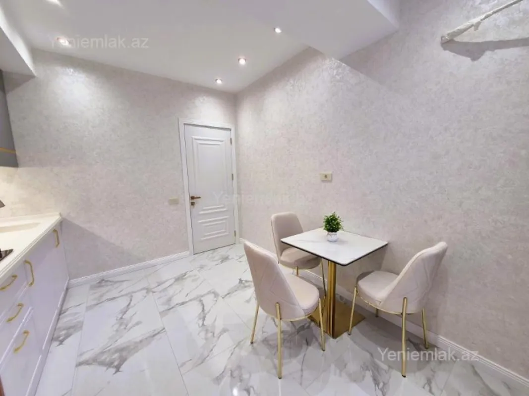 Satılır 4 otaqlı yeni tikili 110 m²