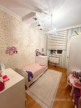 Satılır 3 otaqlı yeni tikili 90 m²