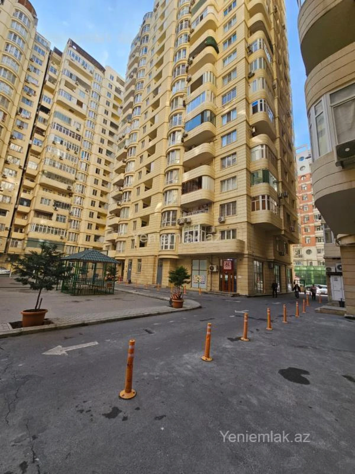 Satılır 3 otaqlı yeni tikili 115 m²