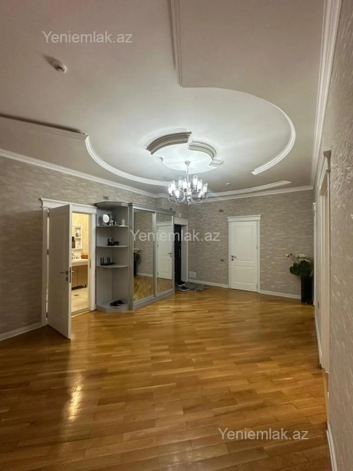 Satılır 4 otaqlı yeni tikili 152 m²