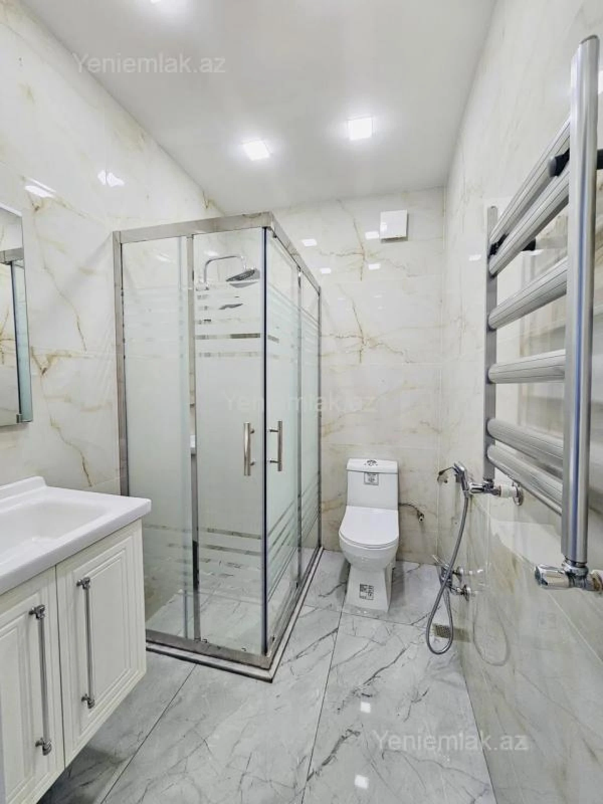 Satılır 3 otaqlı yeni tikili 83 m²