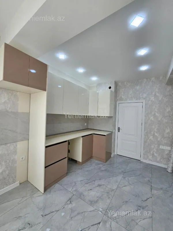Satılır 3 otaqlı yeni tikili 83 m²