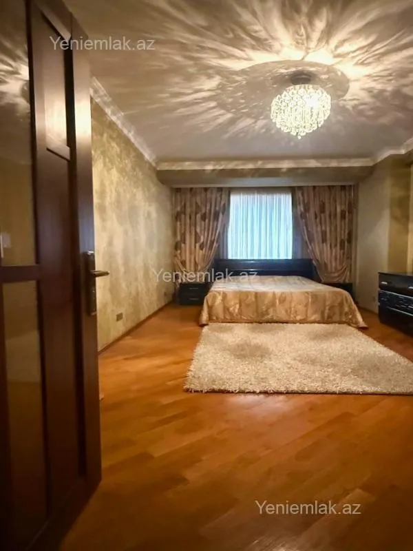 Satılır 3 otaqlı yeni tikili 135 m²
