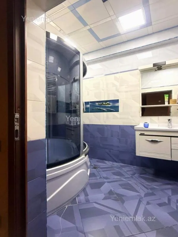 Satılır 3 otaqlı yeni tikili 135 m²