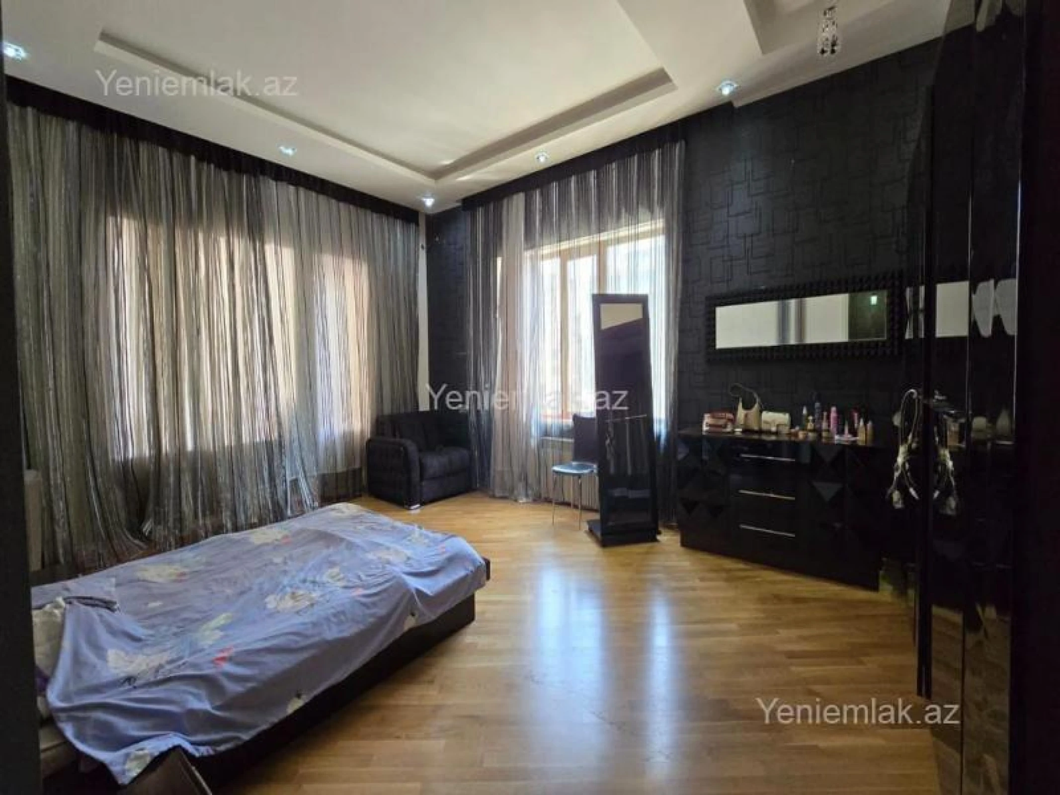 Satılır 3 otaqlı yeni tikili 165 m²
