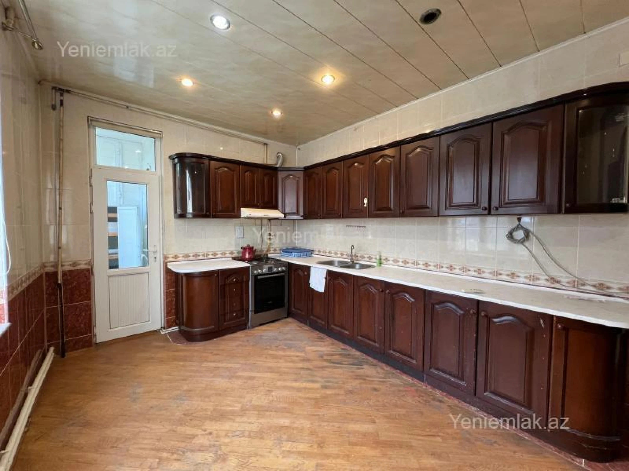 Satılır 4 otaqlı yeni tikili 175 m²