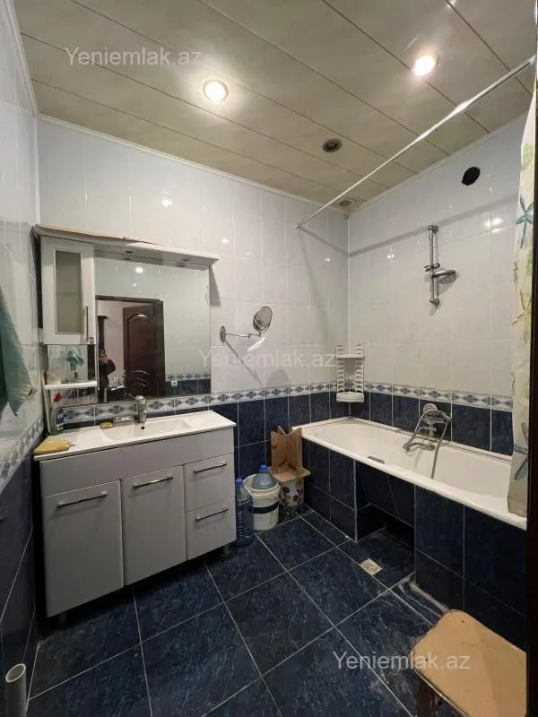 Satılır 4 otaqlı yeni tikili 175 m²