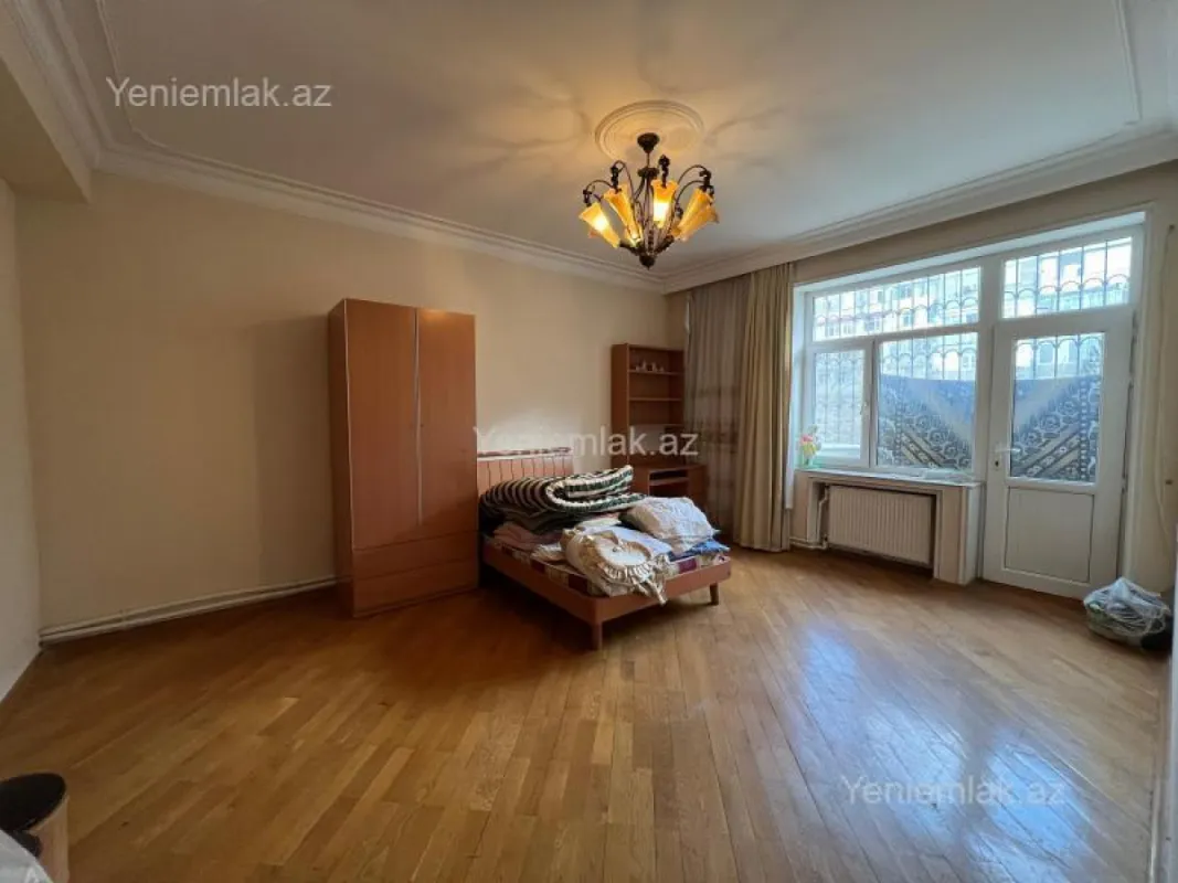 Satılır 4 otaqlı yeni tikili 175 m²