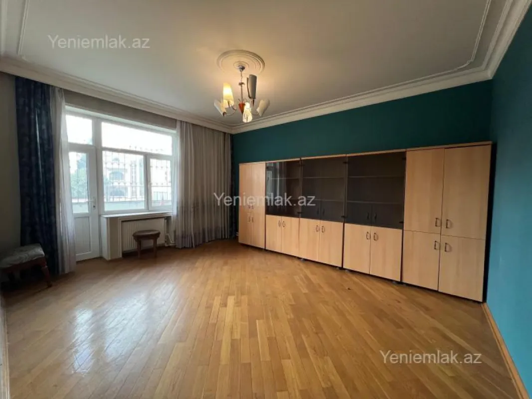 Satılır 4 otaqlı yeni tikili 175 m²